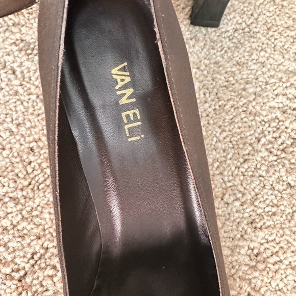 VANELI Vero Cuoio Chocolate Fabric Kitten Heel Pump Size 9S - Picture 8 of 9